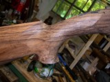 Für eine Hand speziell geformter Pistolengriff